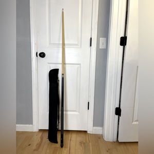 Vintage Pool Stick/Players Cue 2002 m, comes with case